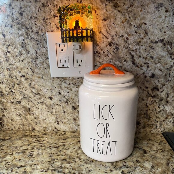Rae Dunn Ceramic Treat Jar LICK OR TREAT Artisan Collection - Picture 1 of 6